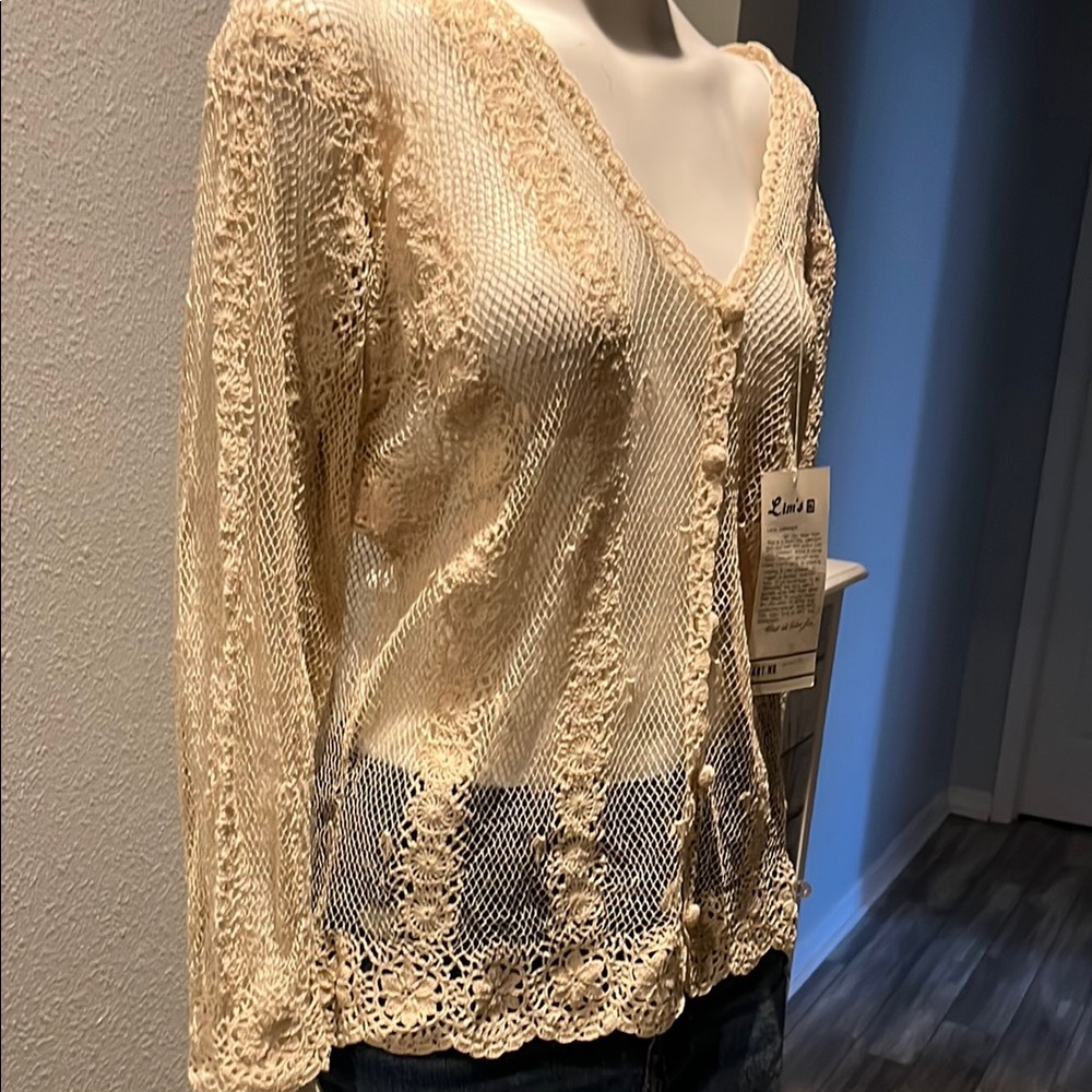 A rare find ! Vintage LIM’S button down crocheted lace garment, size S gorgeous - Picture 2 of 14